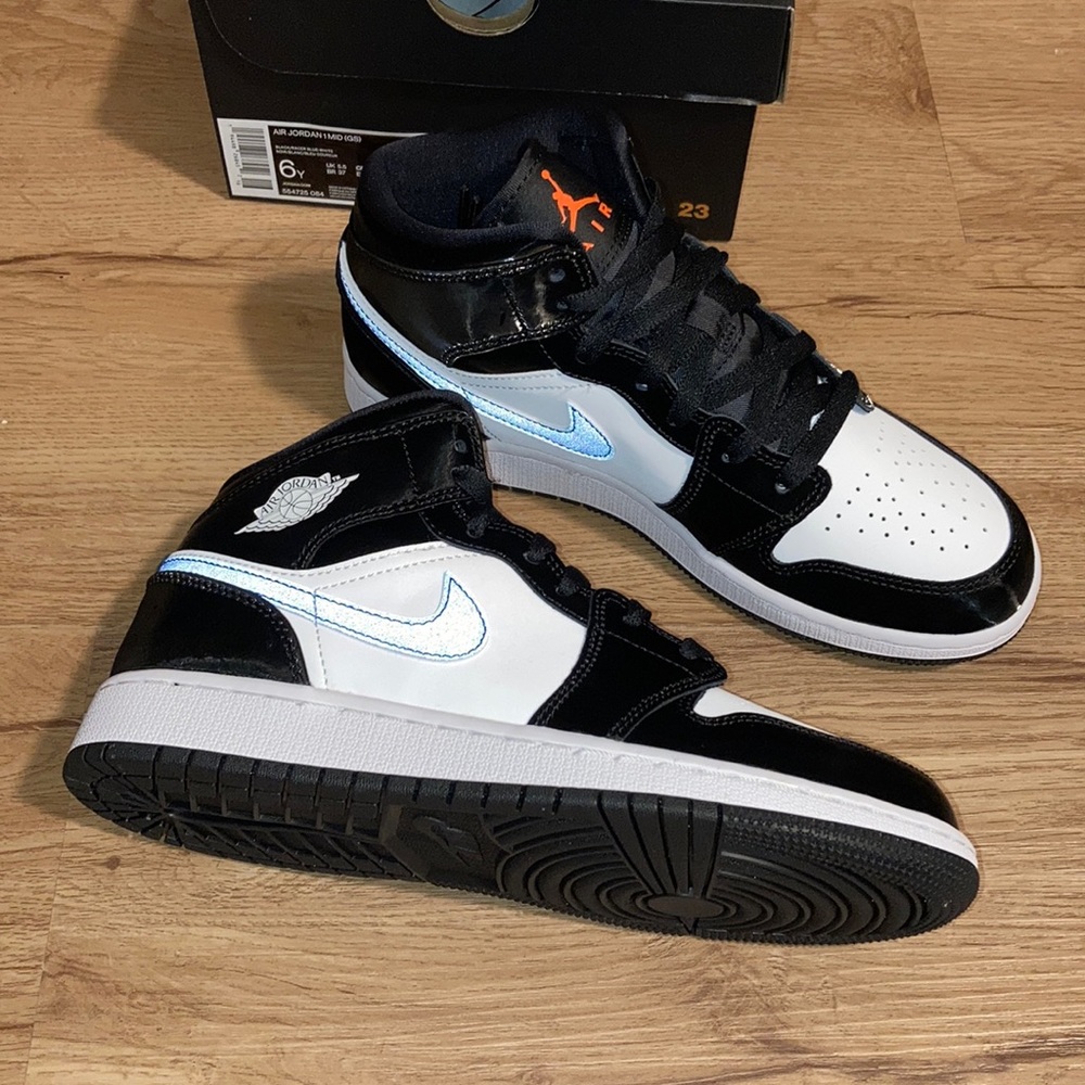 BRAND NEW GS Retro 1 mids “racer blue” reflective